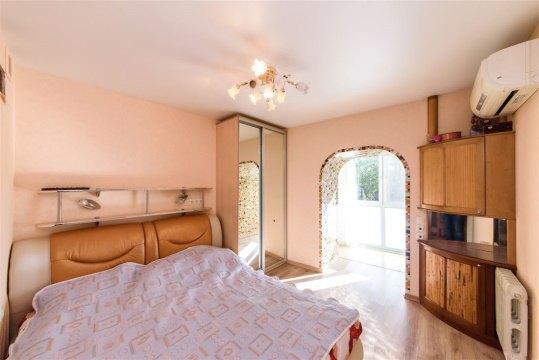 4-к квартира, 3/4 эт., 93м²